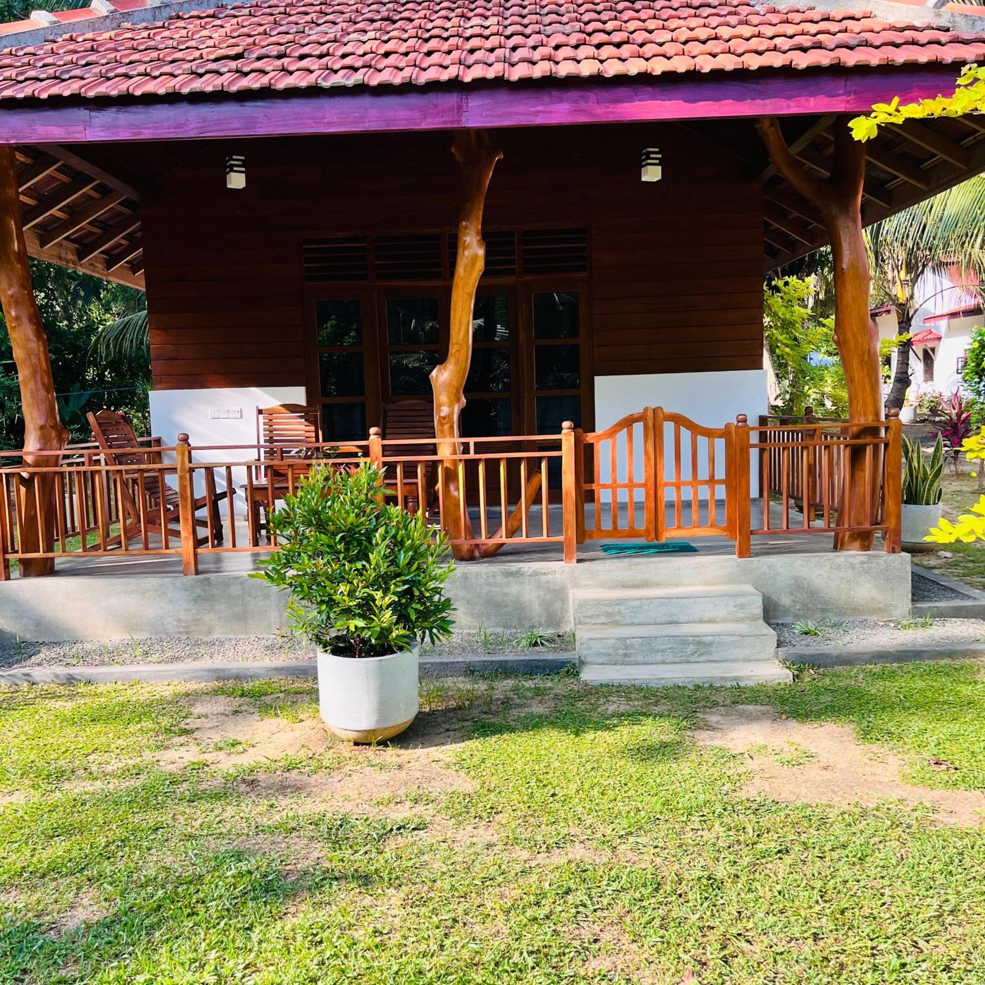 Hanguk Lanka Lagoon Villa Tangalle Buitenkant foto